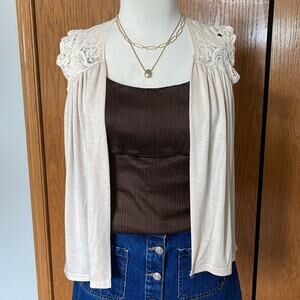 Derek Heart Light Tan T-shirt/Lace Open Cardigan Vest Size M